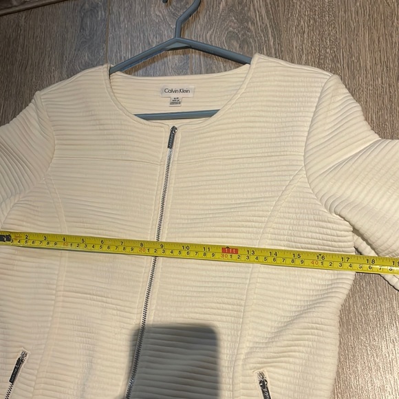 CALVIN KLEIN - Textured Lightweight Jacket - Picture 7 of 7